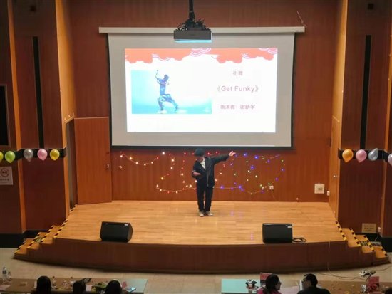 0c6af593b7683e99ab96b8704856936