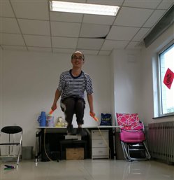 C:UsersdellDesktop分院健身达人活动新建文件夹运动类集成中心黄亚军跳绳相片.jpg