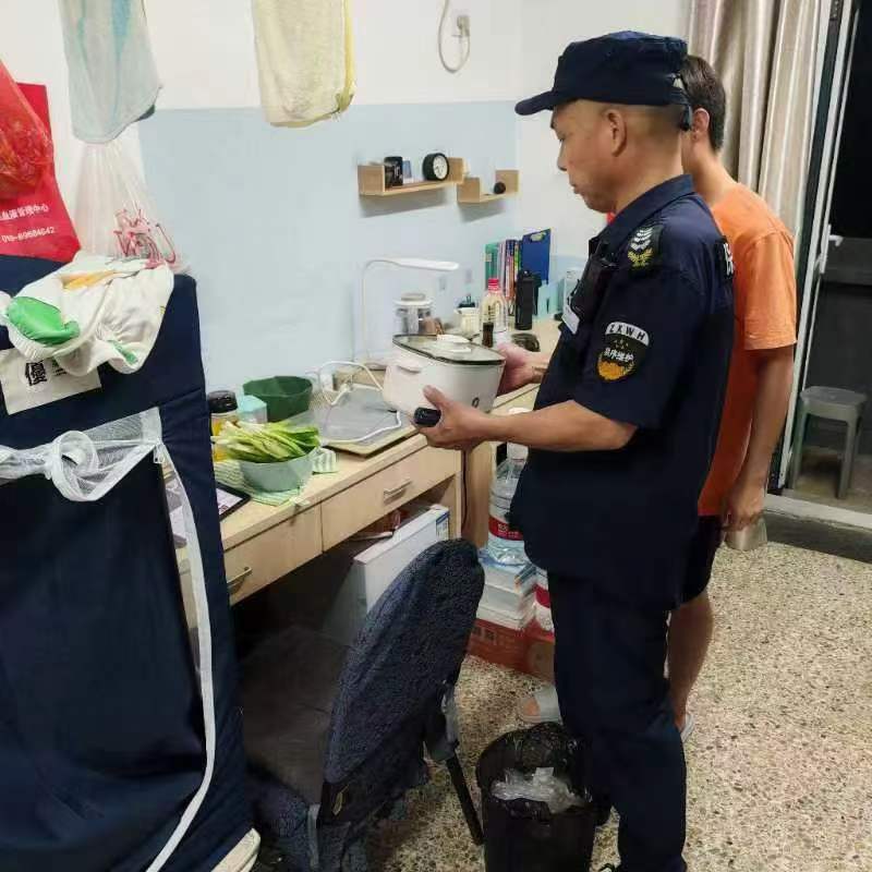 违规使用的大功率电器.jpg