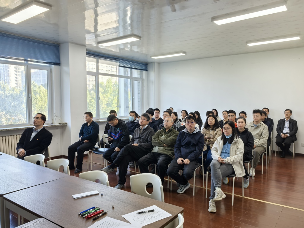 F:/【半导体物理一支部】/2025年主题党日/10月/全体照2.jpg全体照2